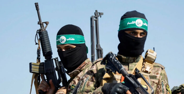 Read more about the article كتائب الشهيد عز الدين القسام… مجدٌ من نارٍ ونور